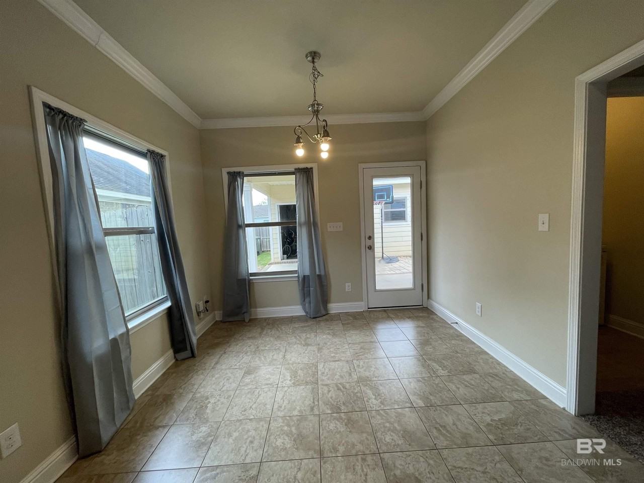 9944 Cumbria Dr - Photo 7 of 23