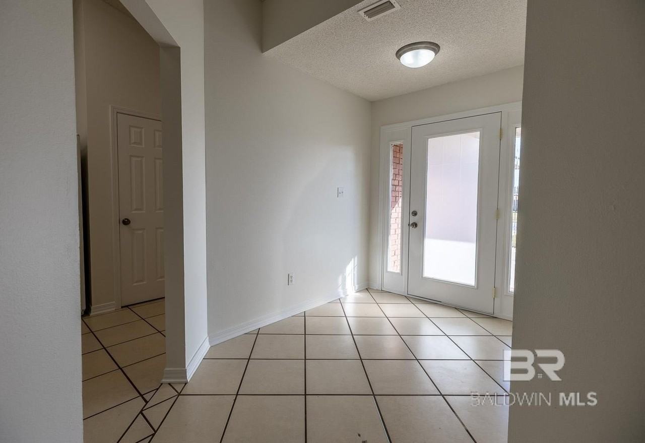 2482 W Ashford Park Dr - Photo 3 of 18