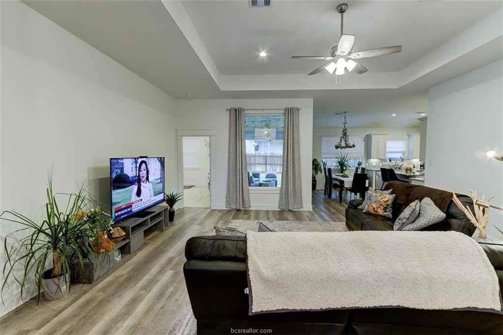 4002 Brownway Dr - Photo 2 of 22