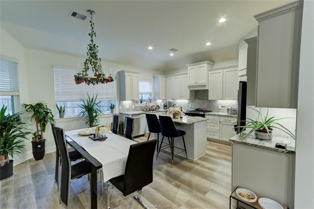 4002 Brownway Dr - Photo 6 of 22