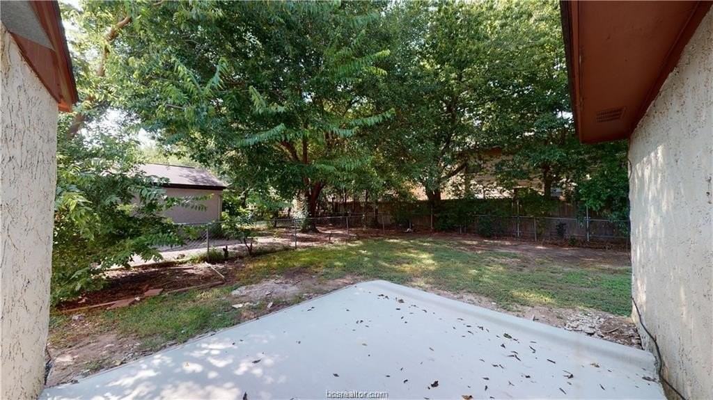 1527 Pine Ridge Dr #A - Photo 3 of 16