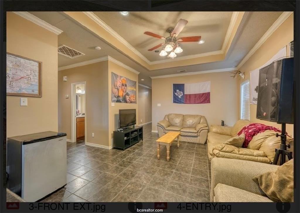 201 Richards St #B - Photo 6 of 19