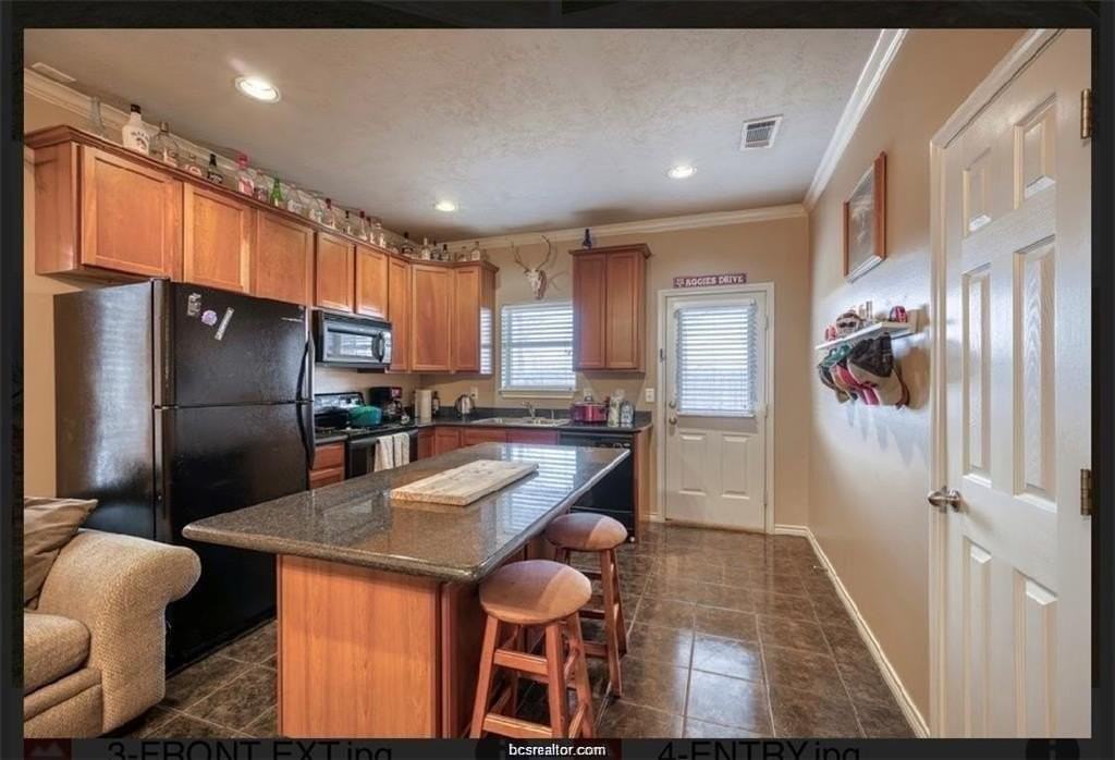 201 Richards St #B - Photo 7 of 19