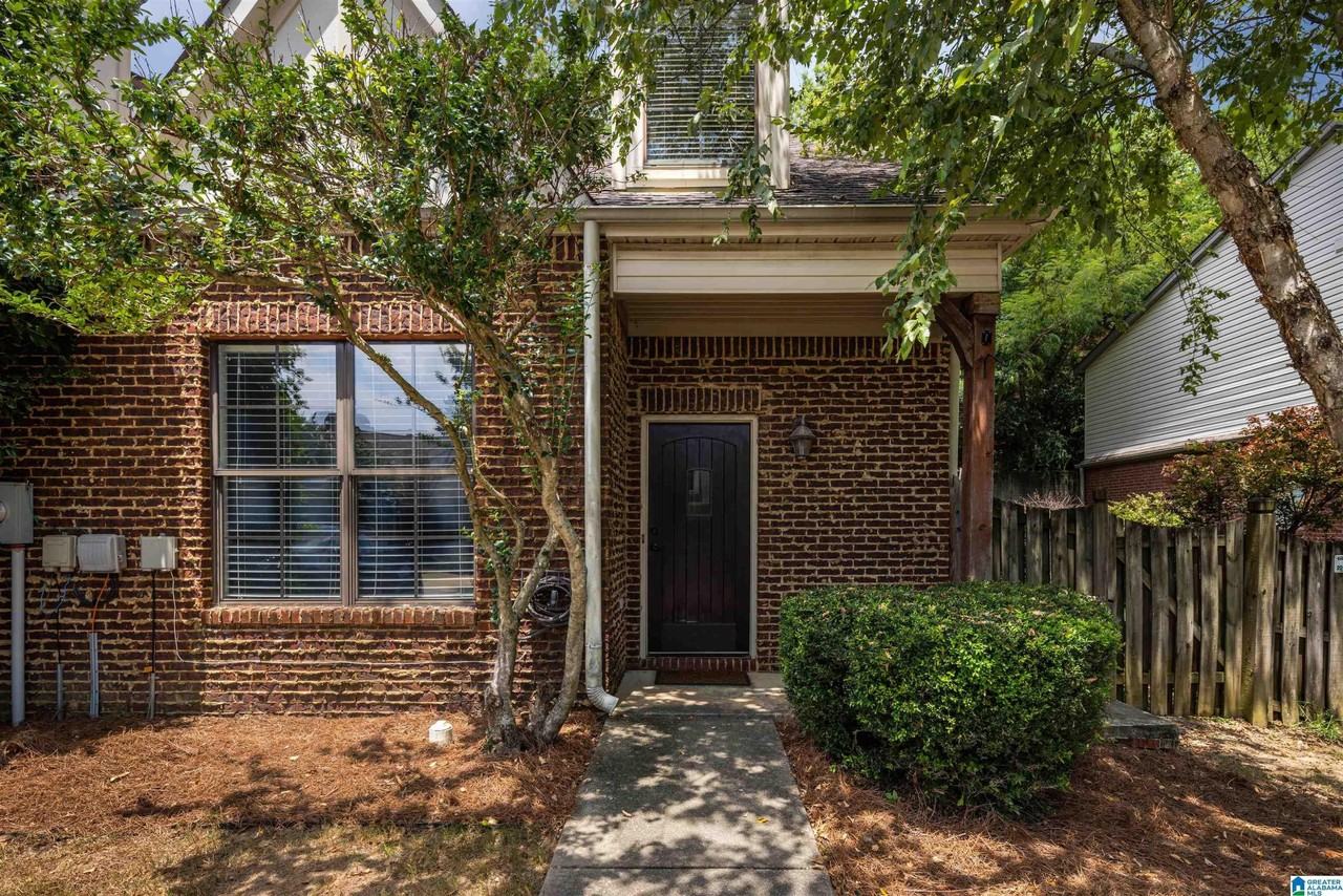 2250 Ridgemont Dr - Photo 4 of 39