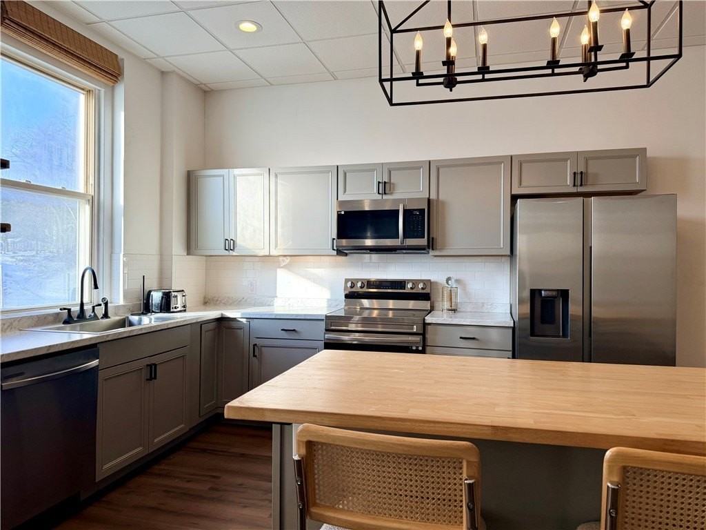 6 Dietz St Apt 4 #4 - Photo 4 of 15