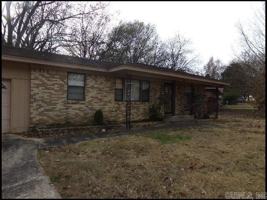 featured image of 13 Point O Woods Dr