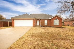 303 Dakota Dr - Photo 1 of 1