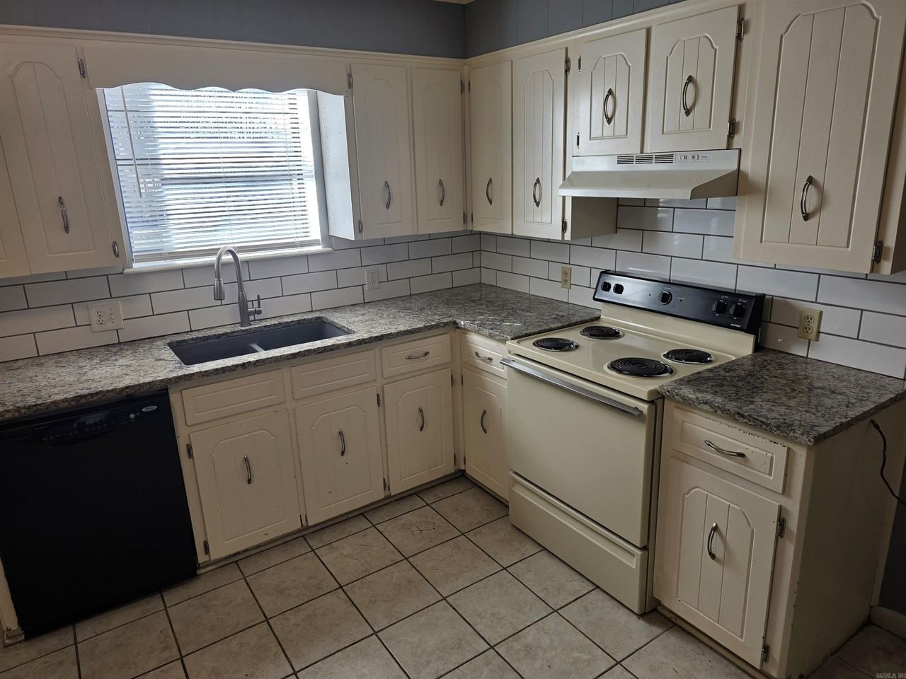 31 Saint John St - Photo 4 of 16