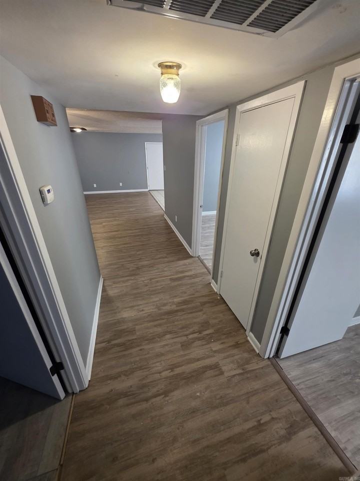 31 Saint John St - Photo 5 of 16