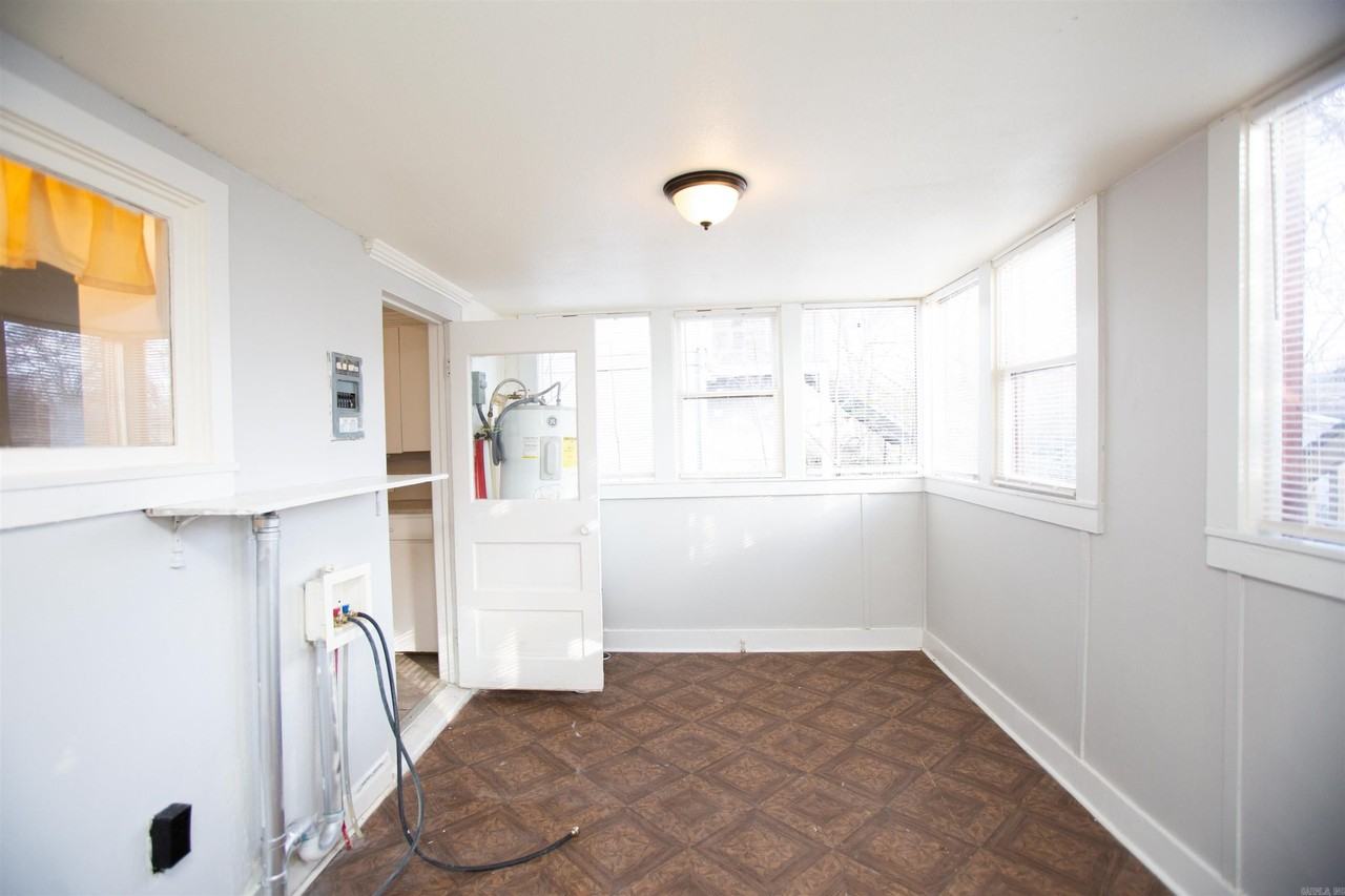 3709 W 12th St - Photo 4 of 14