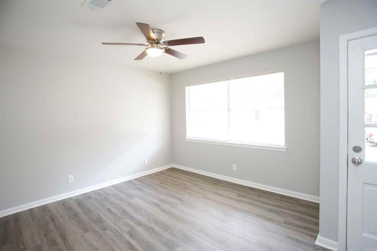 6715 Carolina Dr - Photo 2 of 12