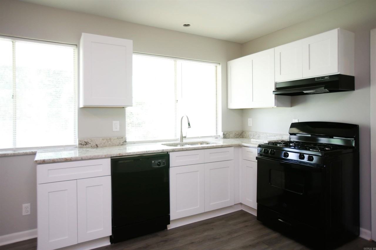 6715 Carolina Dr - Photo 4 of 12