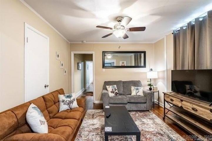 408 Booker St - Photo 2 of 6