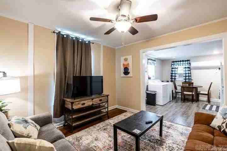 408 Booker St - Photo 3 of 6