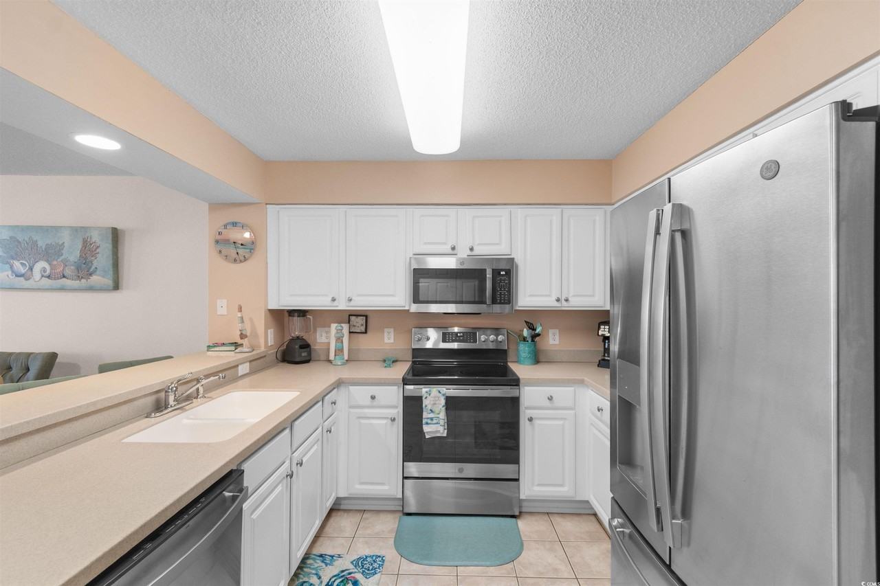 1003 S Ocean Blvd - Photo 6 of 40