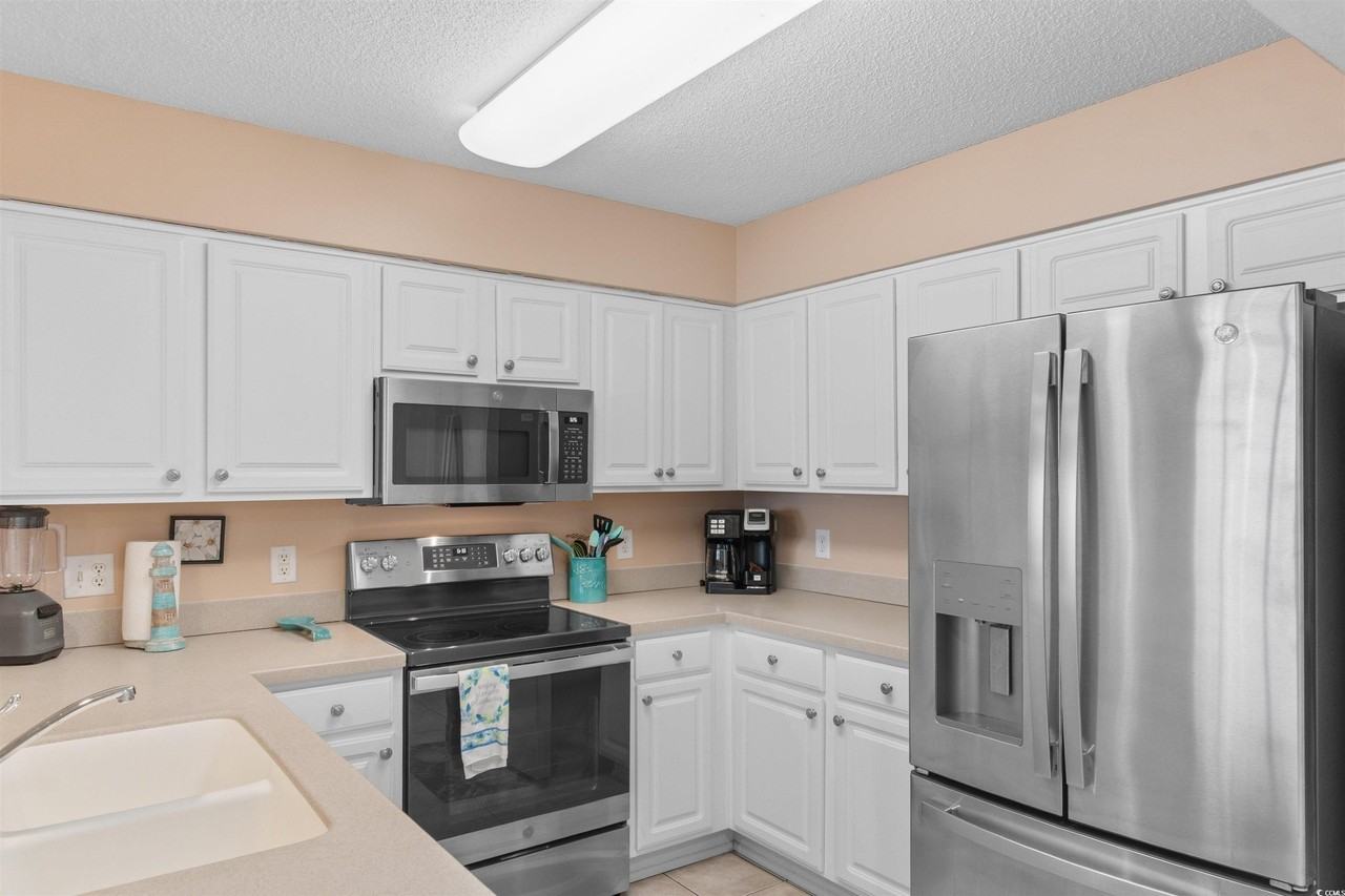 1003 S Ocean Blvd - Photo 7 of 40