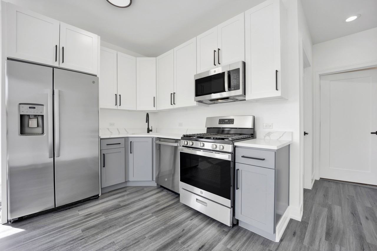 4350 W Lawrence Ave #408 - Photo 3 of 14