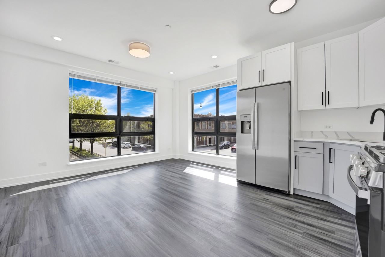 4350 W Lawrence Ave #408 - Photo 5 of 14