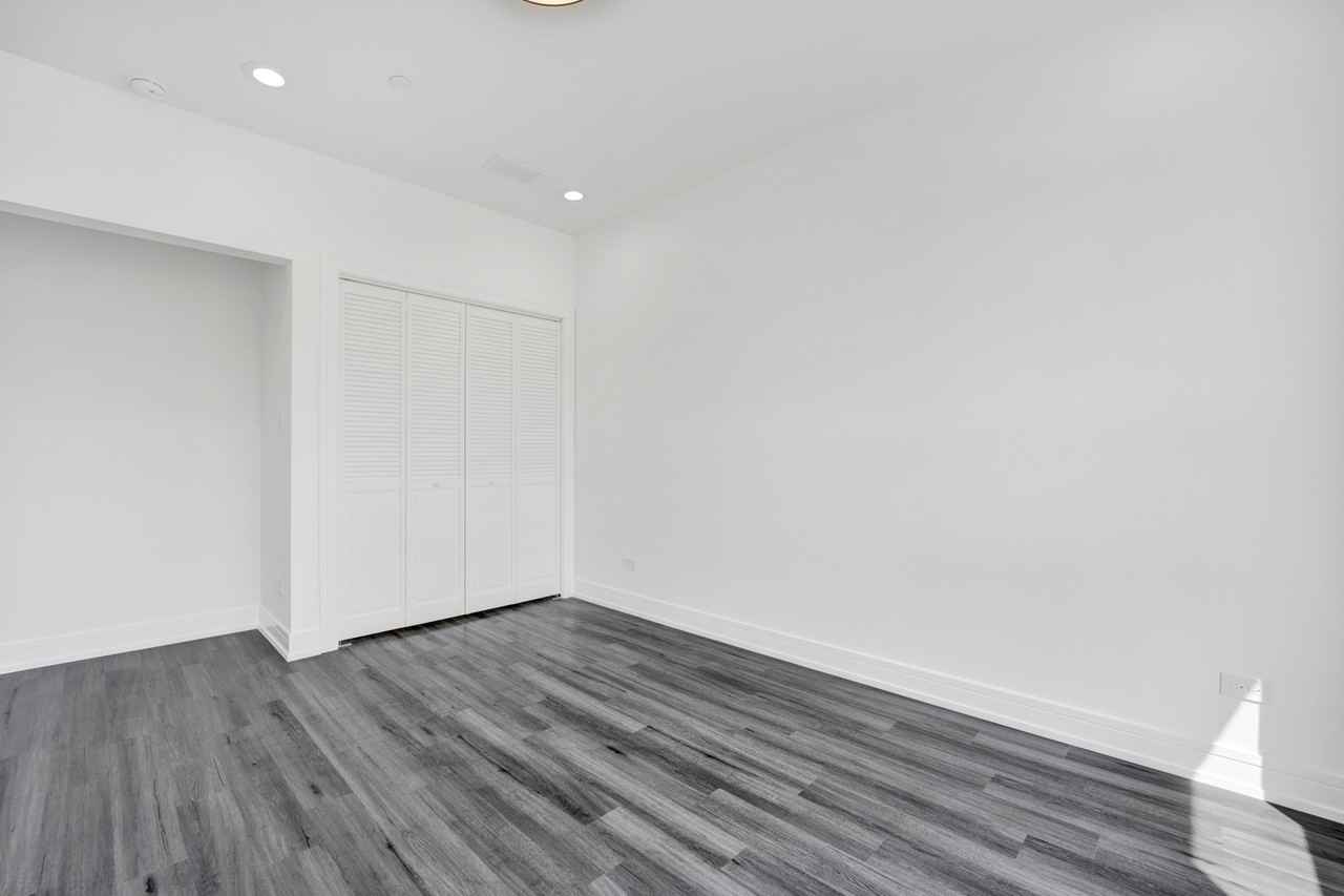 4350 W Lawrence Ave #408 - Photo 6 of 14