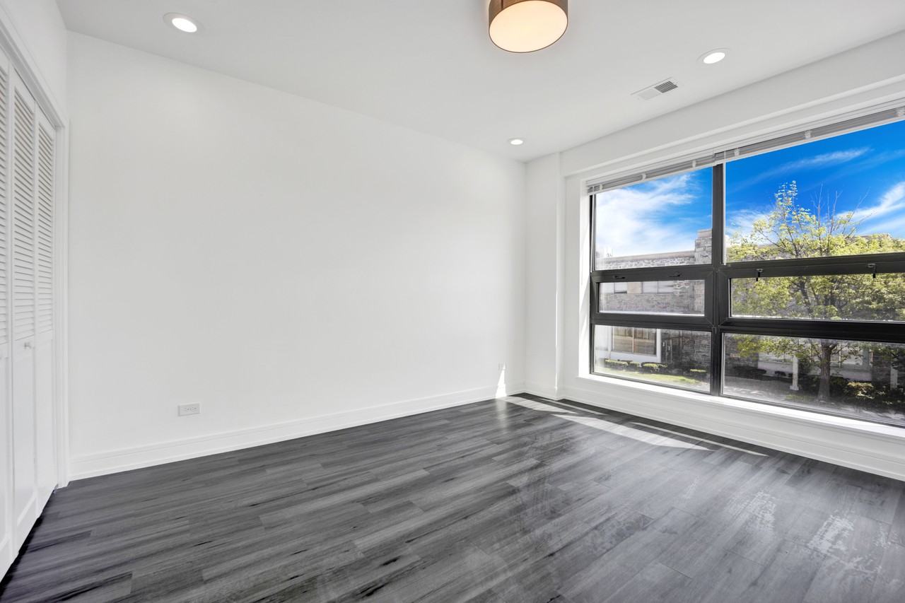 4350 W Lawrence Ave #408 - Photo 7 of 14