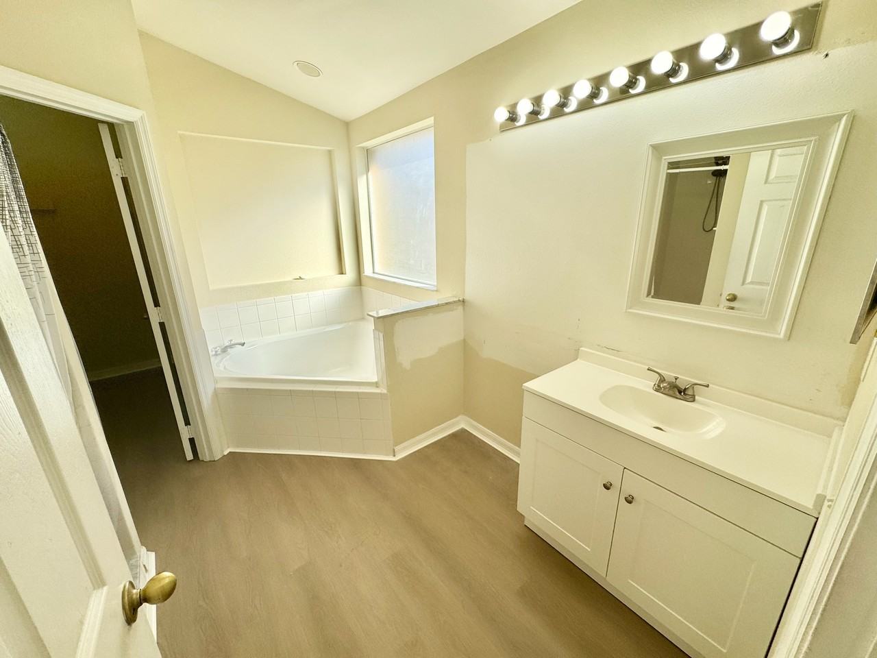 1317 Casterton Cir #1 - Photo 6 of 34