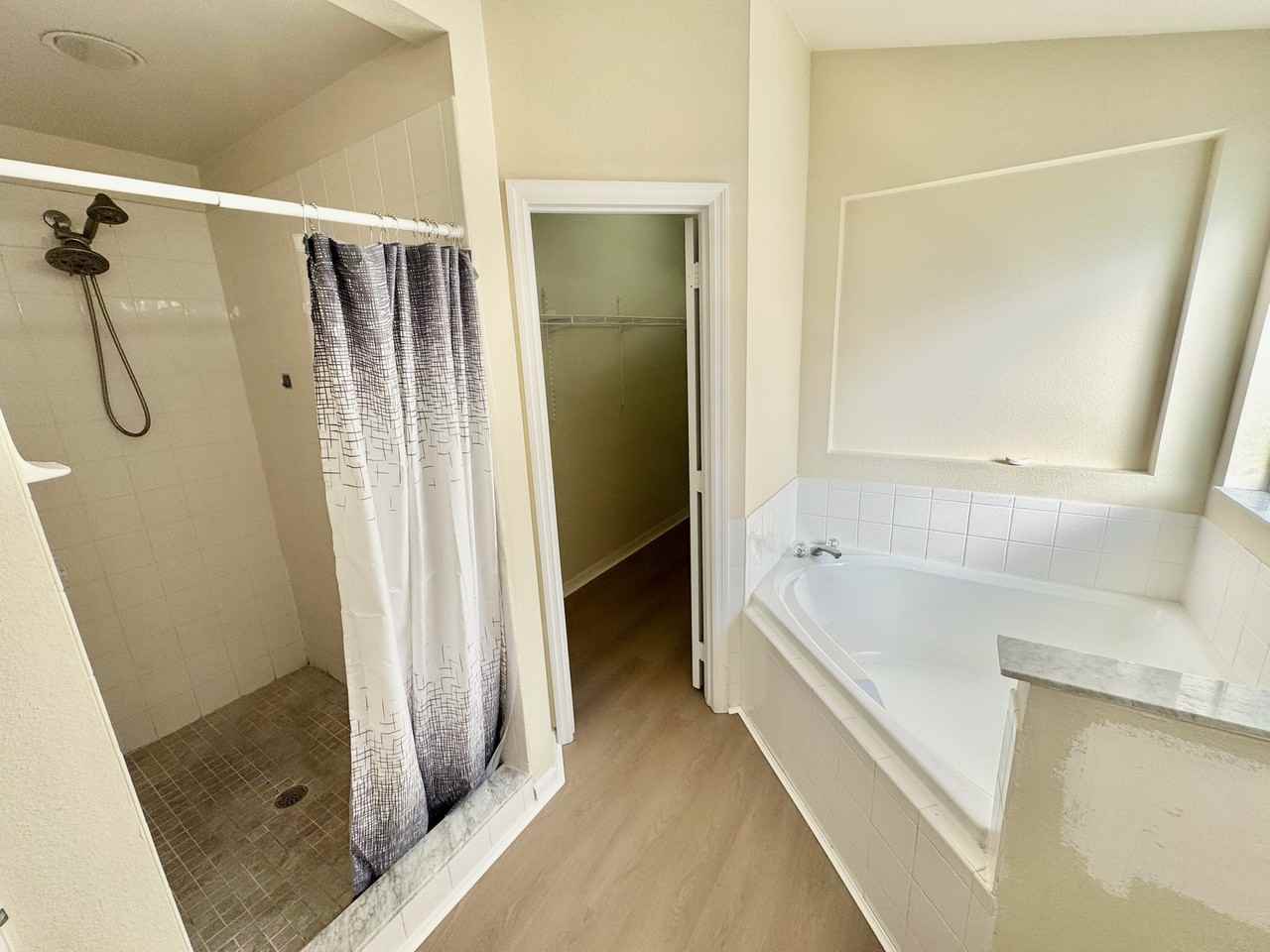 1317 Casterton Cir #1 - Photo 7 of 34