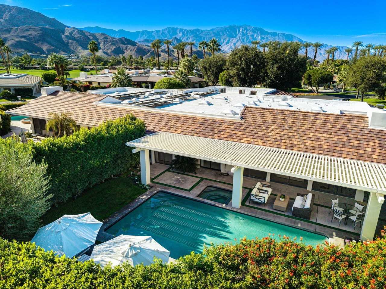 6 Exeter Ct - Photo 5 of 45