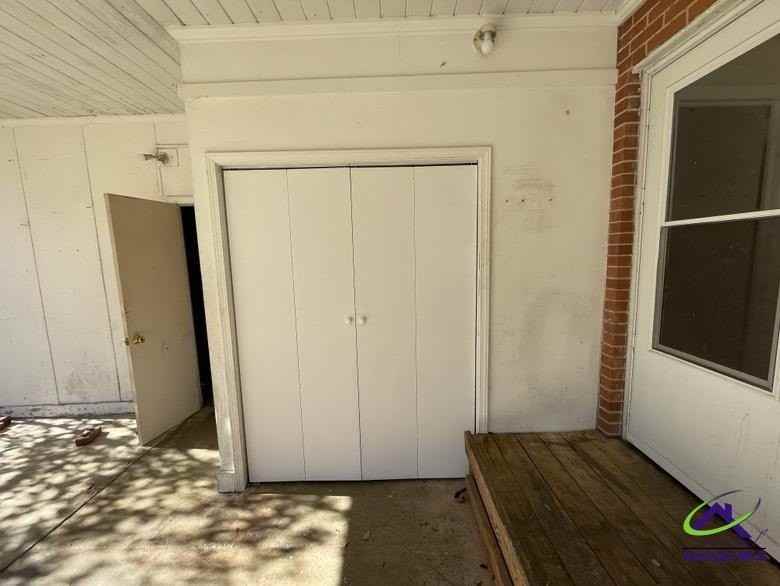 107 Springdale Dr - Photo 3 of 15