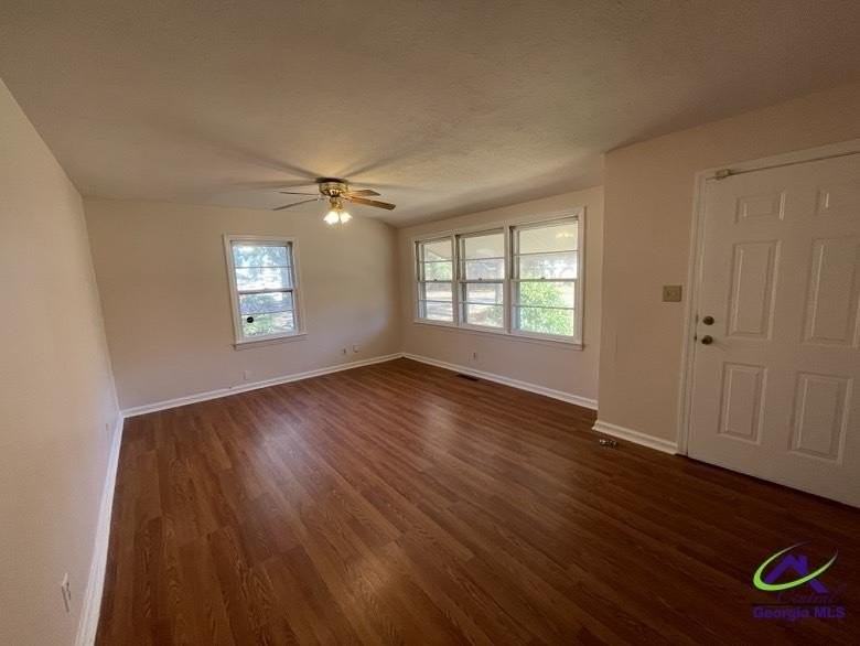 107 Springdale Dr - Photo 5 of 15