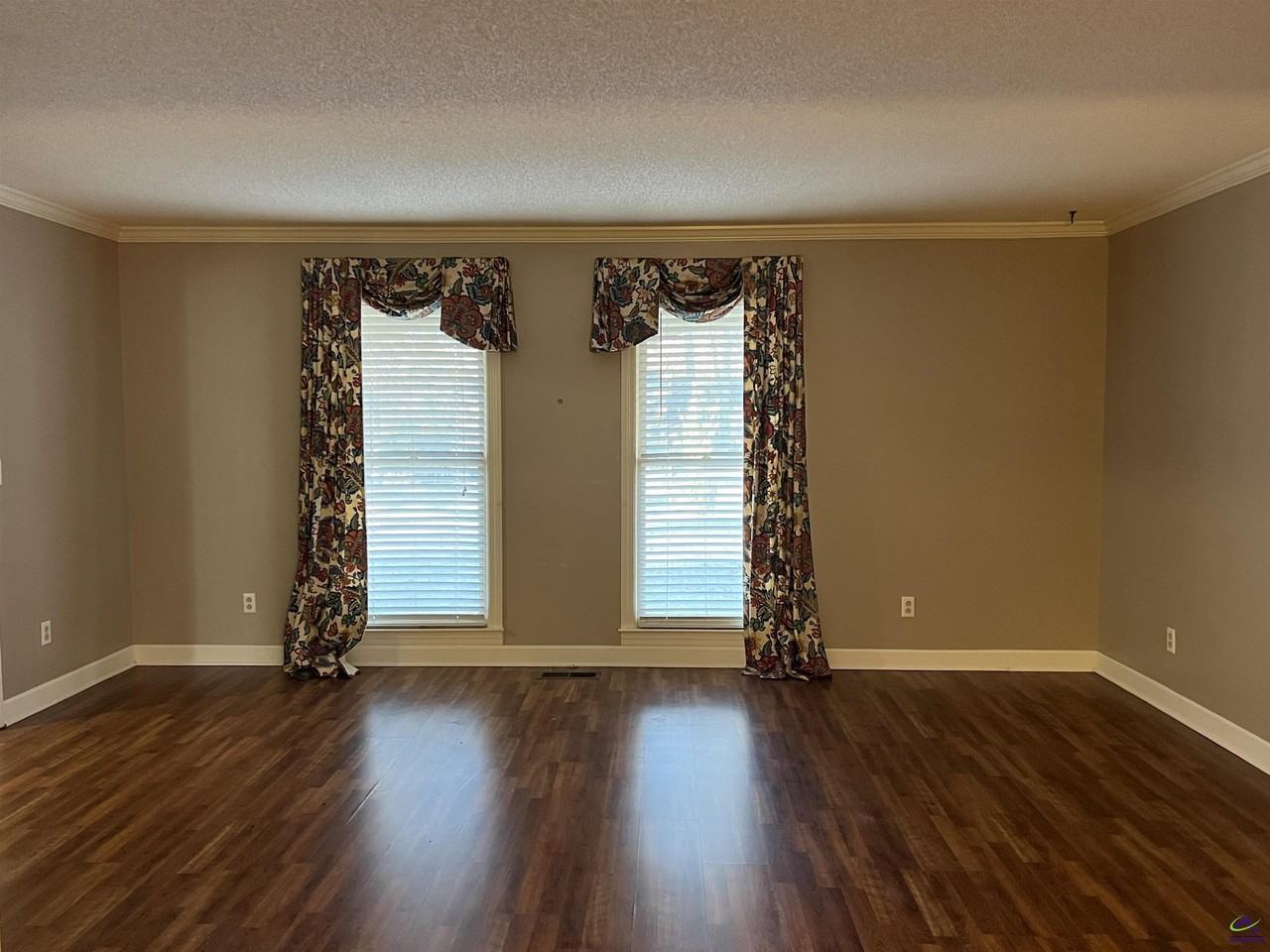 115 Wedgewood Ct - Photo 2 of 35