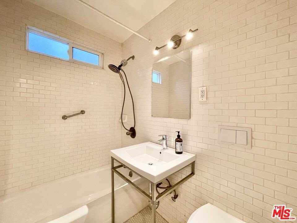 6853 1/2 Alta Loma Ter - Photo 5 of 10