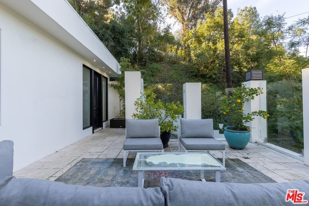 7473 Mulholland Dr - Photo 3 of 50