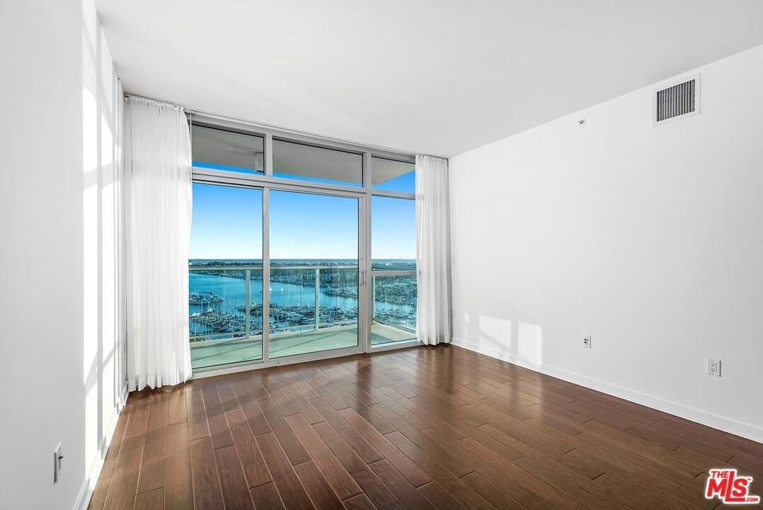 13700 Marina Pointe Dr Unit 1604 #1604 - Photo 6 of 50