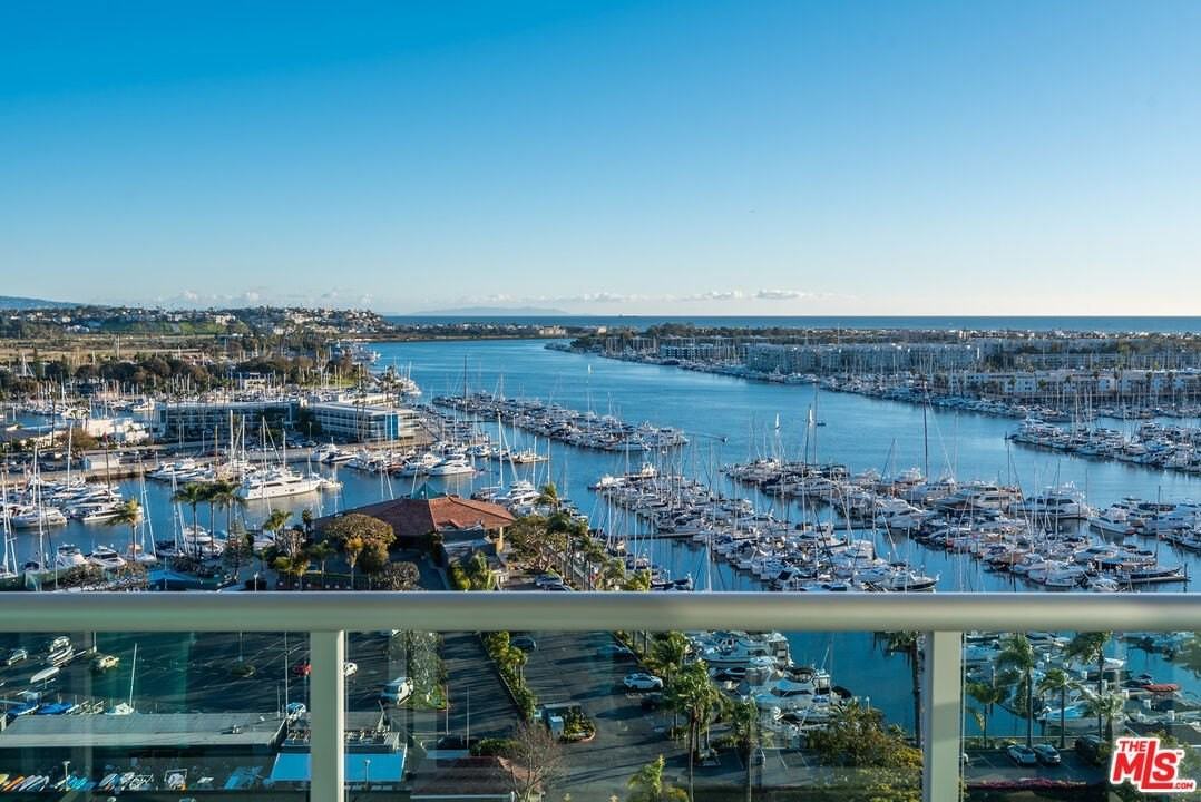 13700 Marina Pointe Dr Unit 1604 #1604 - Photo 7 of 50