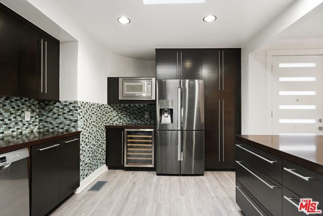 2658 34th St - Photo 6 of 28