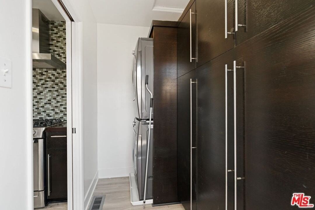 2658 34th St - Photo 7 of 28