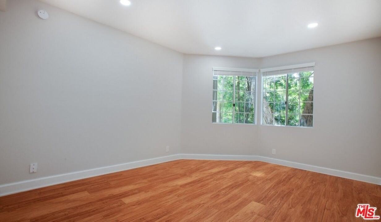 1401 Ambassador St Apt 111 #111 - Photo 4 of 15