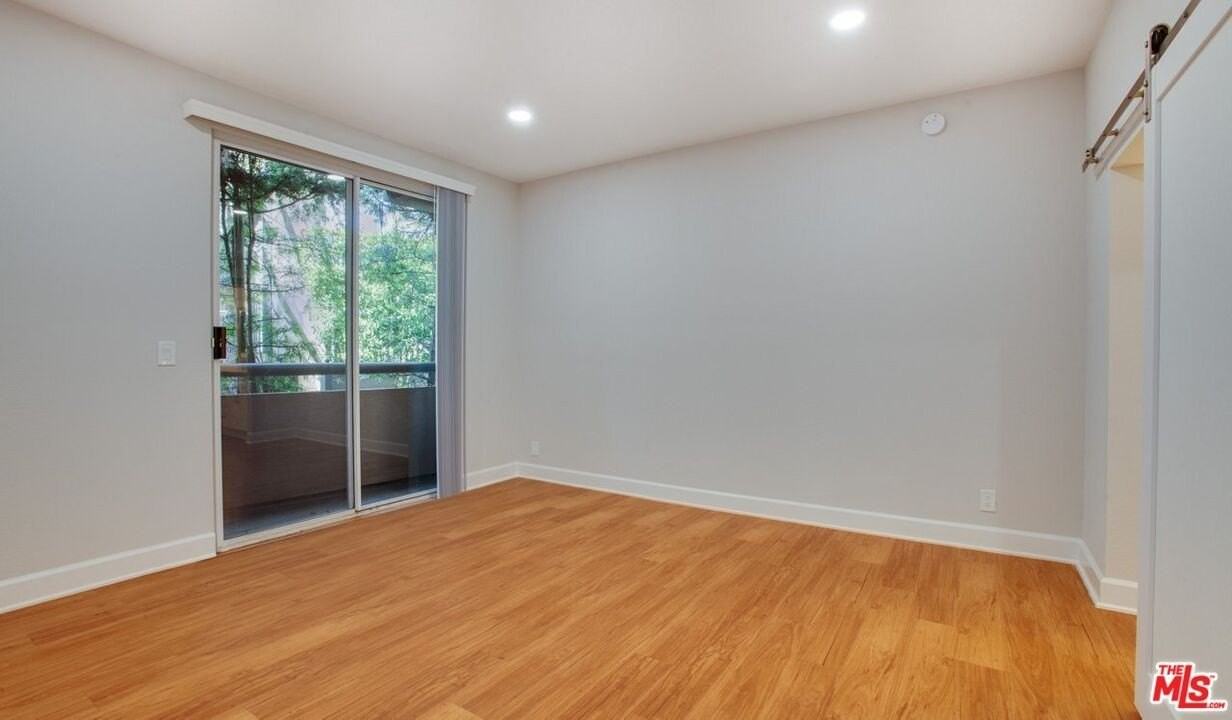 1401 Ambassador St Apt 111 #111 - Photo 5 of 15