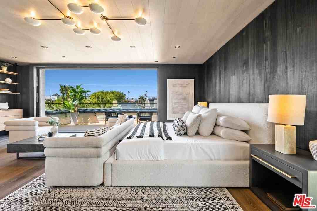 442 Sherman Canal - Photo 4 of 50