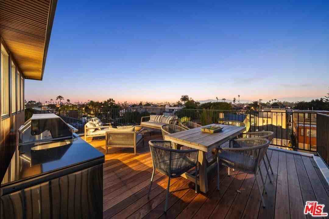 442 Sherman Canal - Photo 7 of 50