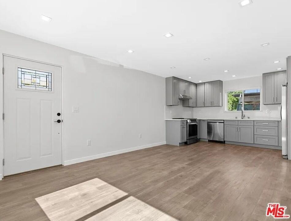 1913 N Manning St Unit 101 #101 - Photo 7 of 24