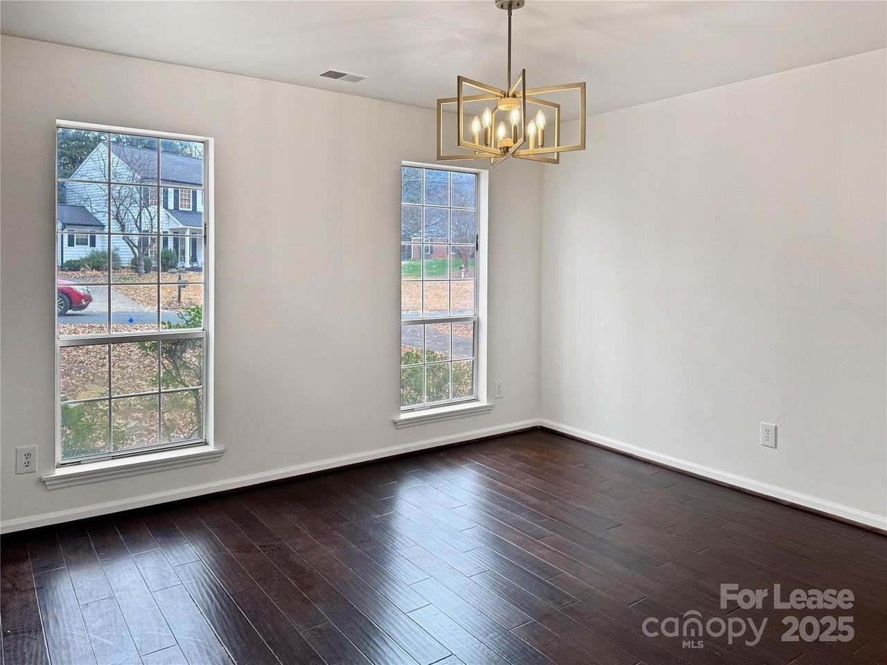 8509 Golf Ridge Dr - Photo 5 of 31