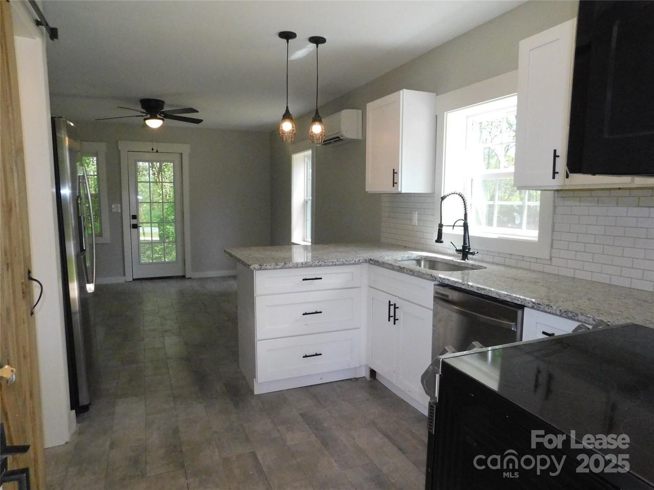 809 Marve St - Photo 5 of 19