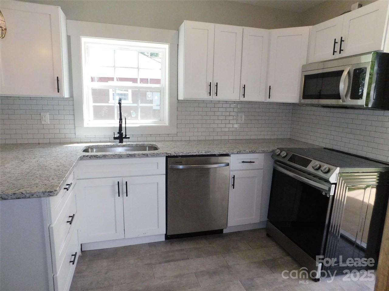 809 Marve St - Photo 6 of 19