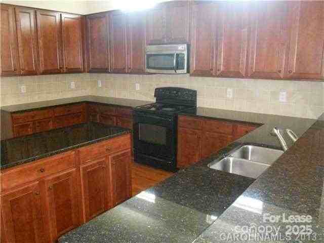 8536 Sagekirk Ct - Photo 3 of 16