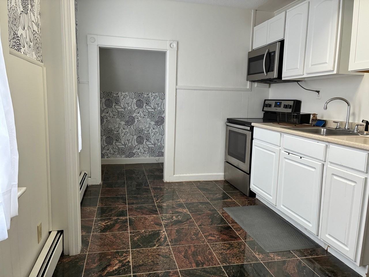 102 Salem Tpke - Photo 2 of 9