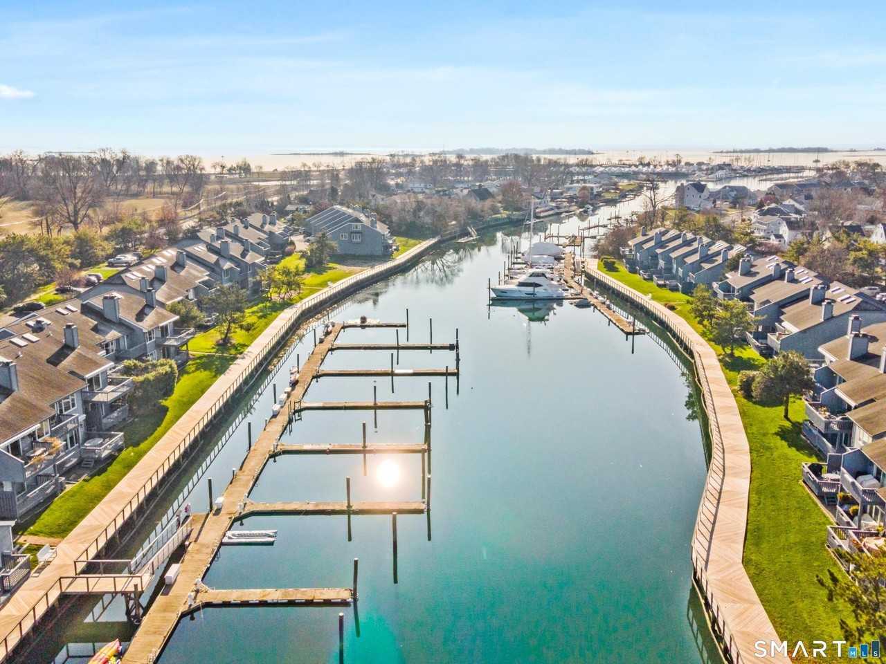 1 Island Dr #21 - Photo 2 of 39