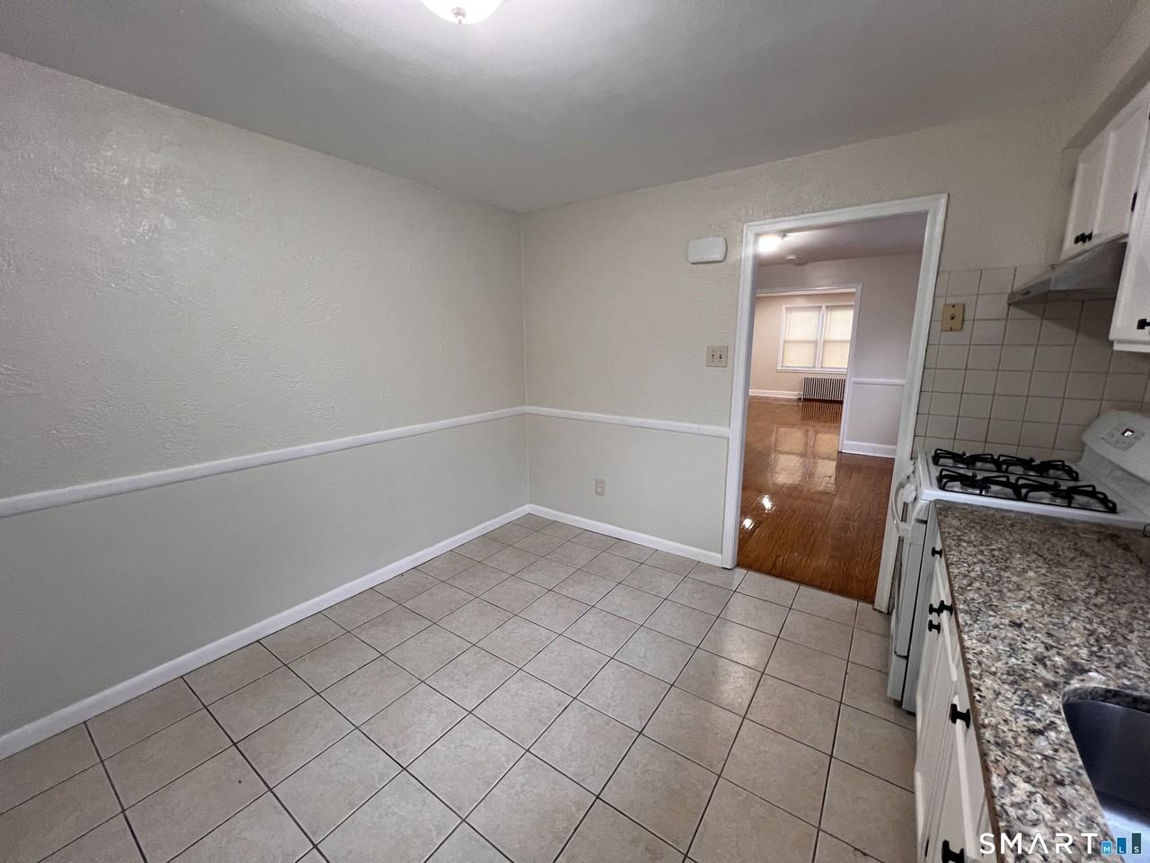 60 Lincoln Ave #1stFL - Photo 7 of 21