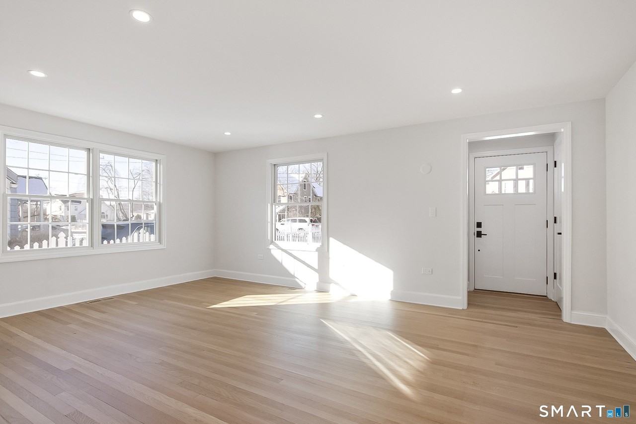 10 Greenwood Ave - Photo 2 of 36