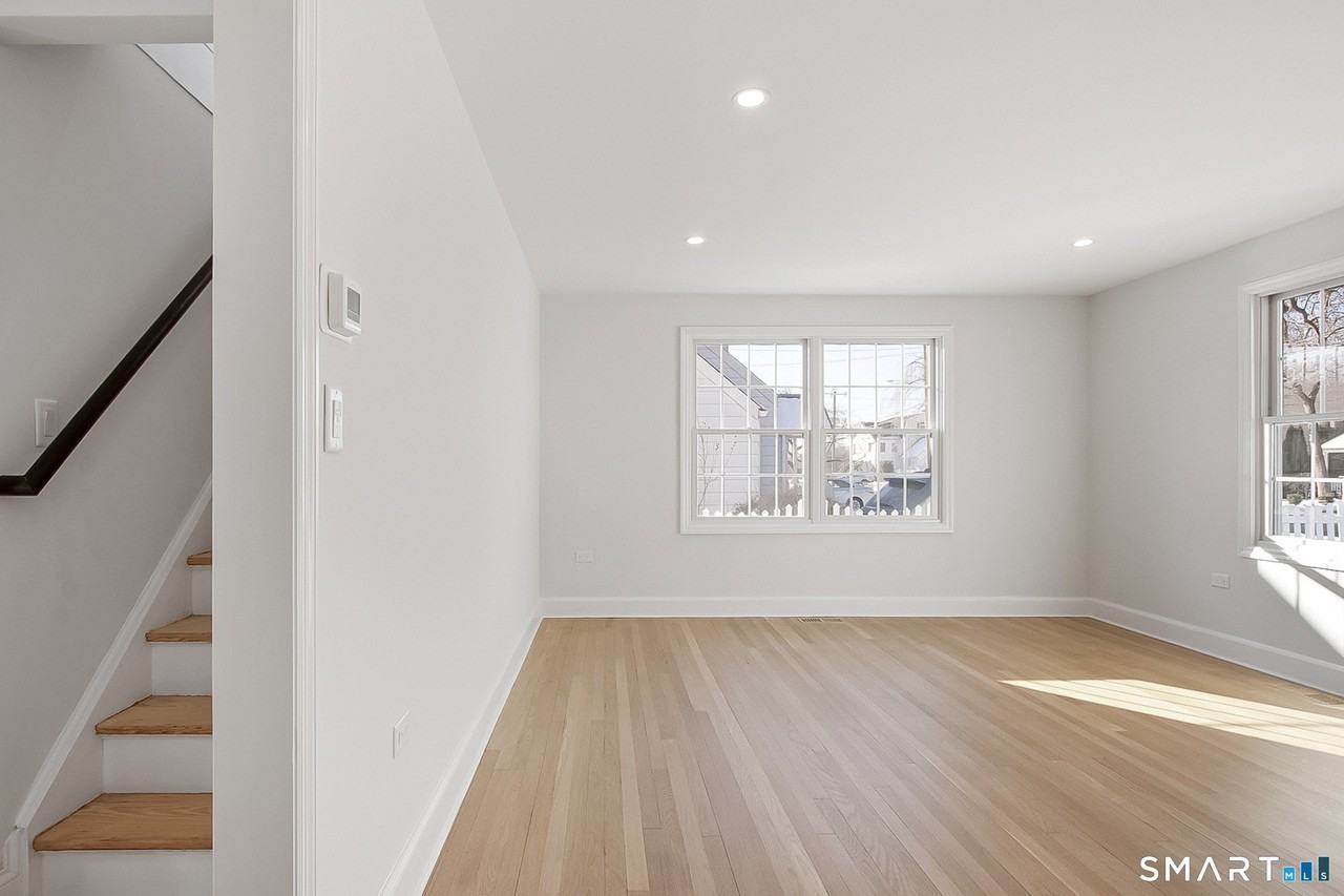 10 Greenwood Ave - Photo 4 of 36